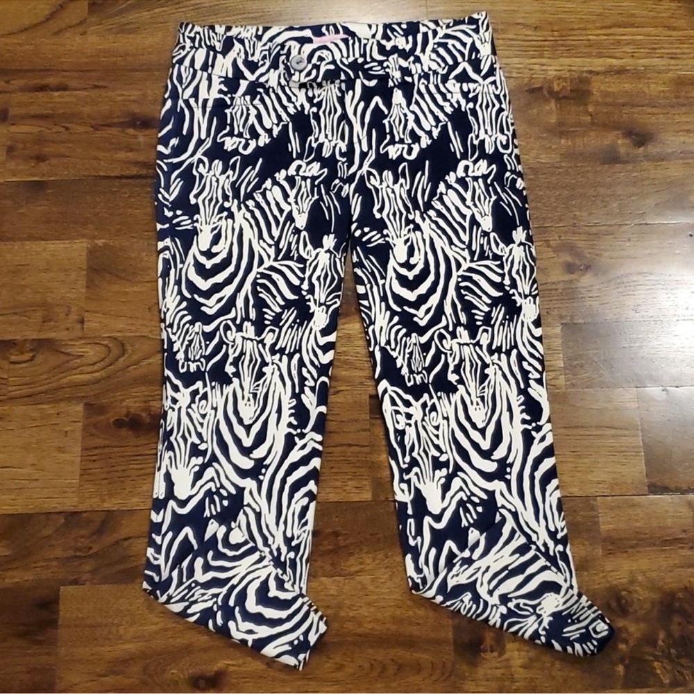Womens Lily Pulitzer navy & white zebra print pants size 6 like new